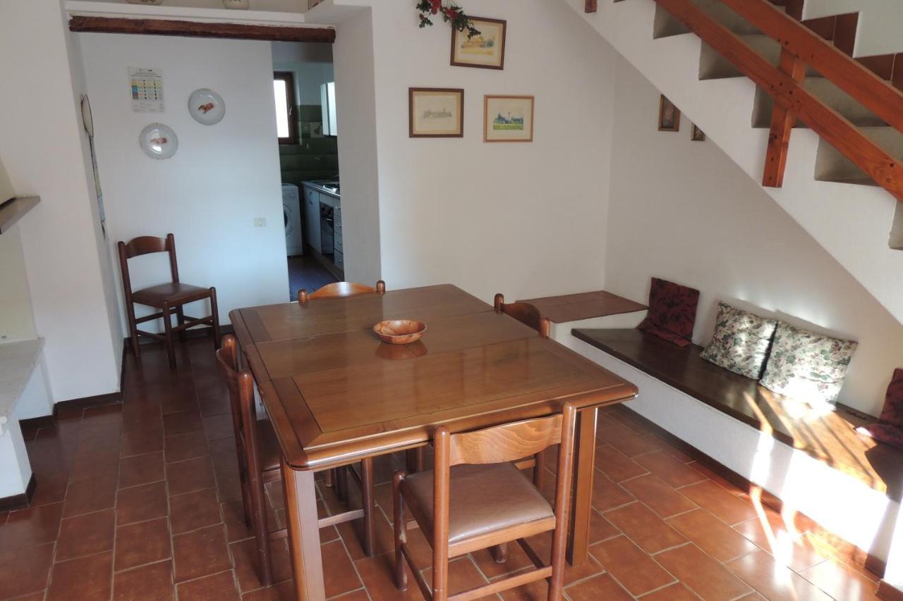 Borgo Spiaggia Isola Rossa Ngoại thất bức ảnh