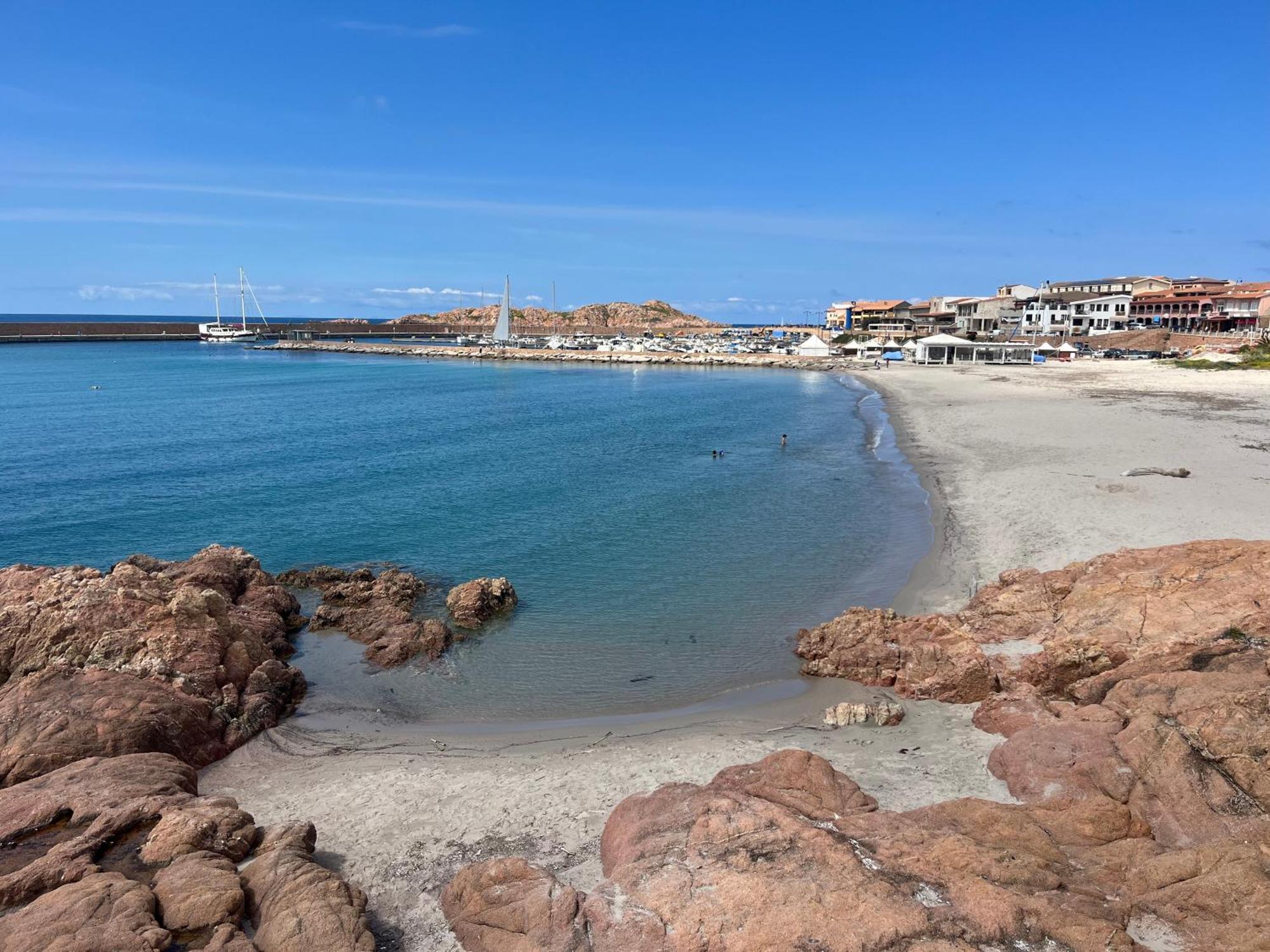 Borgo Spiaggia Isola Rossa Ngoại thất bức ảnh
