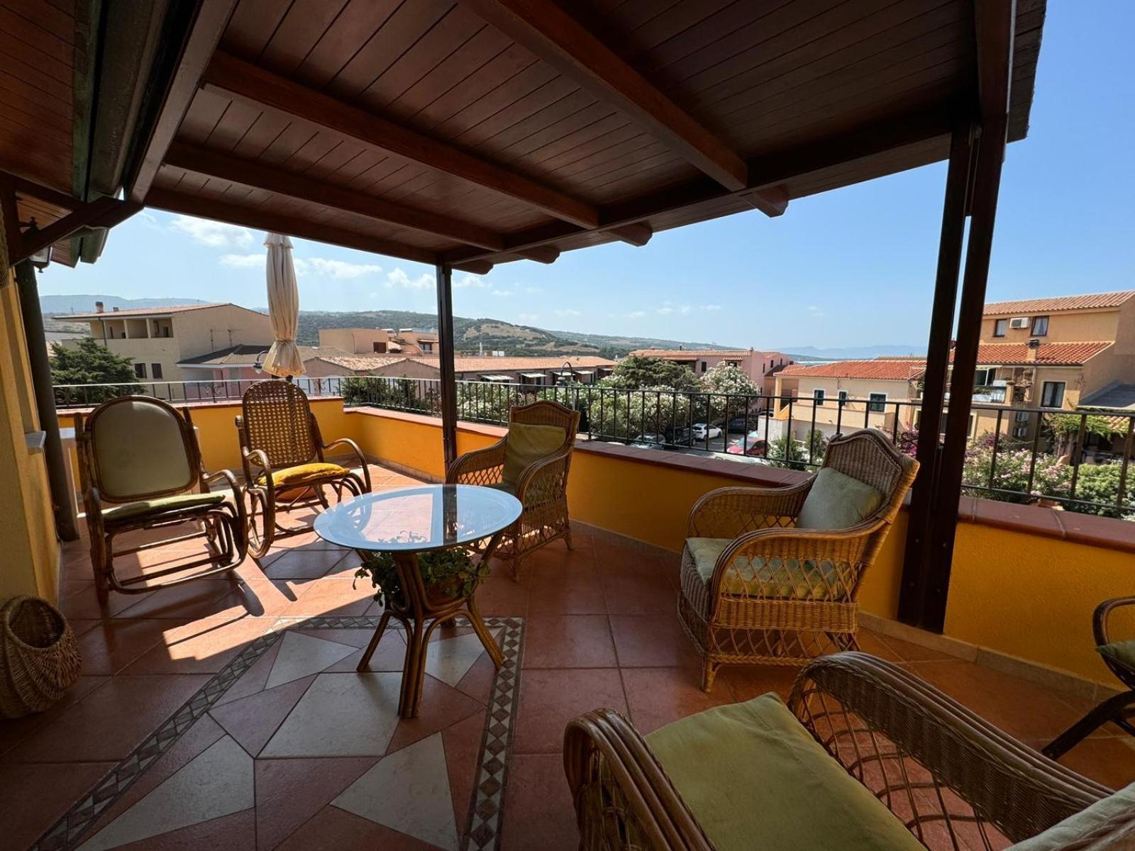 Borgo Spiaggia Isola Rossa Ngoại thất bức ảnh