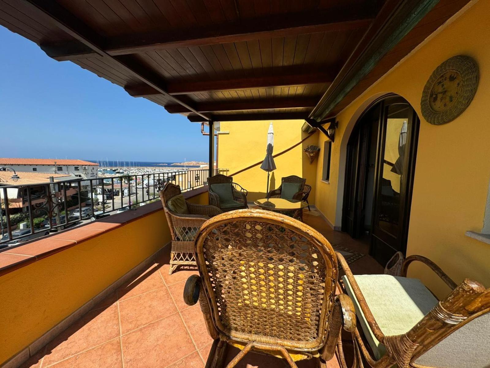 Borgo Spiaggia Isola Rossa Ngoại thất bức ảnh