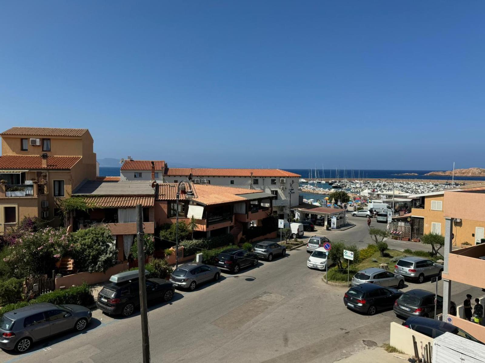 Borgo Spiaggia Isola Rossa Ngoại thất bức ảnh